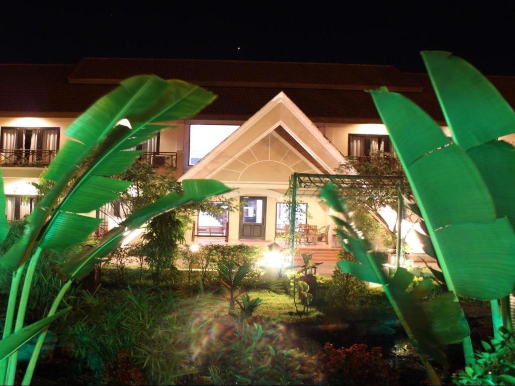 Daosavanh Resort & Spa Hotel Szavannakhet Kültér fotó