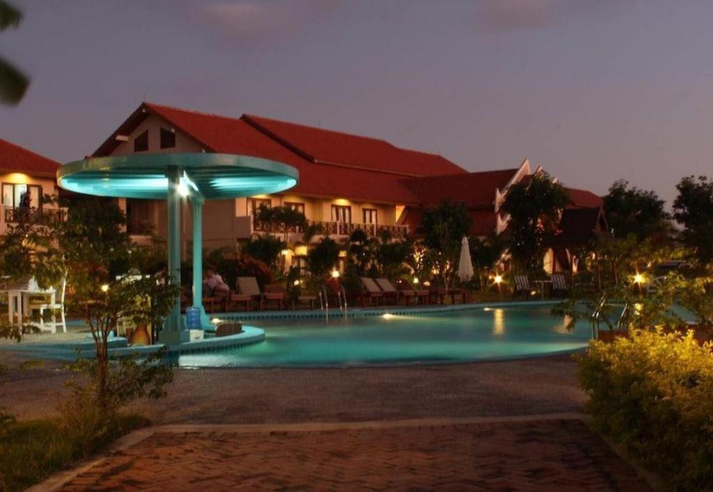 Daosavanh Resort & Spa Hotel Szavannakhet Kültér fotó